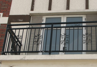 ロートアイアン,フェンス,アイアン,バルコニーフェンス,おしゃれ,輸入住宅,フォージマン,ベランダ,輸入建材