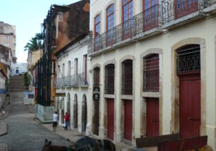 ロートアイアン,フェンス,アイアン,バルコニーフェンス,おしゃれ,輸入住宅,フォージマン,ベランダ,輸入建材