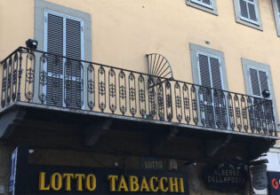 ロートアイアン,フェンス,アイアン,バルコニーフェンス,おしゃれ,輸入住宅,フォージマン,ベランダ,輸入建材