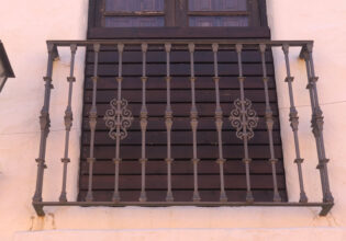 ロートアイアン,フェンス,アイアン,バルコニーフェンス,おしゃれ,輸入住宅,フォージマン,ベランダ,輸入建材