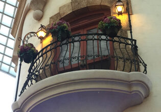 ロートアイアン,フェンス,アイアン,バルコニーフェンス,おしゃれ,輸入住宅,フォージマン,ベランダ,輸入建材