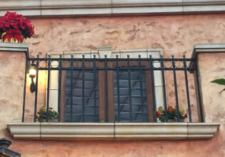 ロートアイアン,フェンス,アイアン,バルコニーフェンス,おしゃれ,輸入住宅,フォージマン,ベランダ,輸入建材