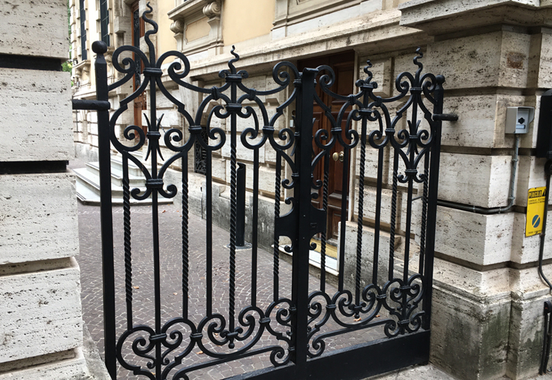 ITA-033｜Double Swing Gate