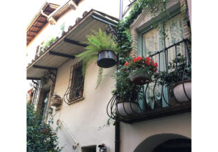 花台,フラワーボックス,プランターボックス,アイアン,ロートアイアン,ロートアルミ,輸入住宅,窓