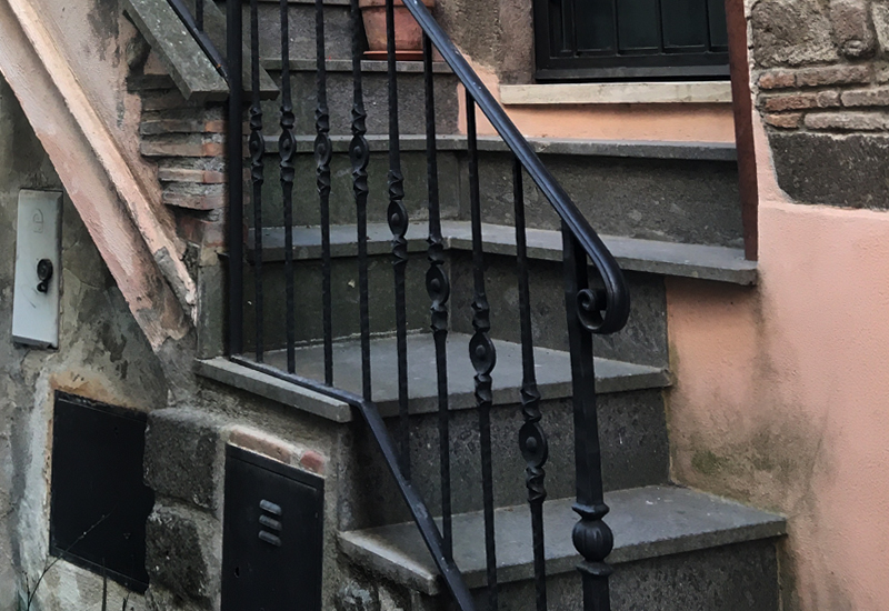 ロートアイアン,階段フェンス,フェンス,ロートアルミ,アイアン,アルミ,階段,輸入住宅,おしゃれ