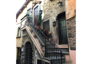 ロートアイアン,階段フェンス,フェンス,ロートアルミ,アイアン,アルミ,階段,輸入住宅,おしゃれ