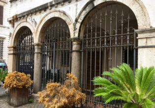 門扉,ロートアイアン,両開き,アイアン,おしゃれ,門扉,扉,アンティーク,大きい,鉄,アルミ,ロートアルミ,フェンス,パネル