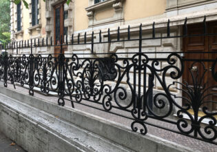 ロートアイアン,フェンス,アイアン,バルコニーフェンス,おしゃれ,輸入住宅,フォージマン,ベランダ,輸入建材